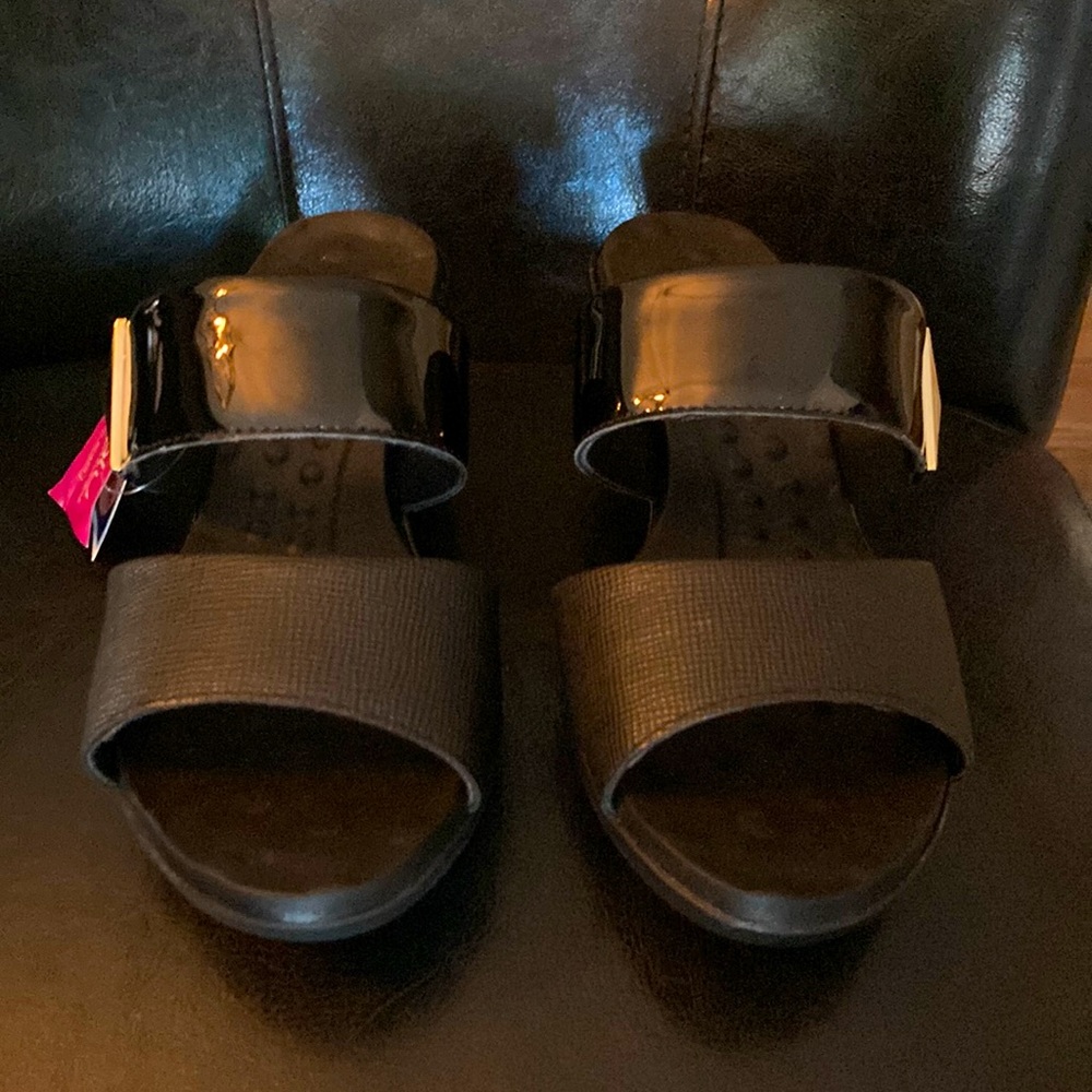 NWT Malu super comfort platform slides